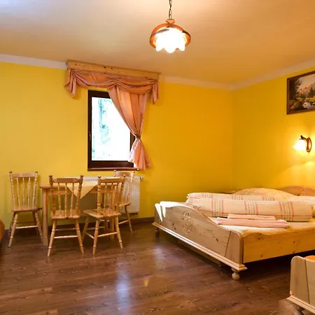Casa de hóspedes Penzionharmonia Eu